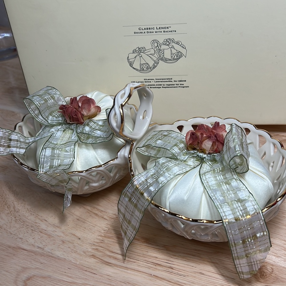 CLASSIC LENOX DOUBLE DISH W/SACHETS